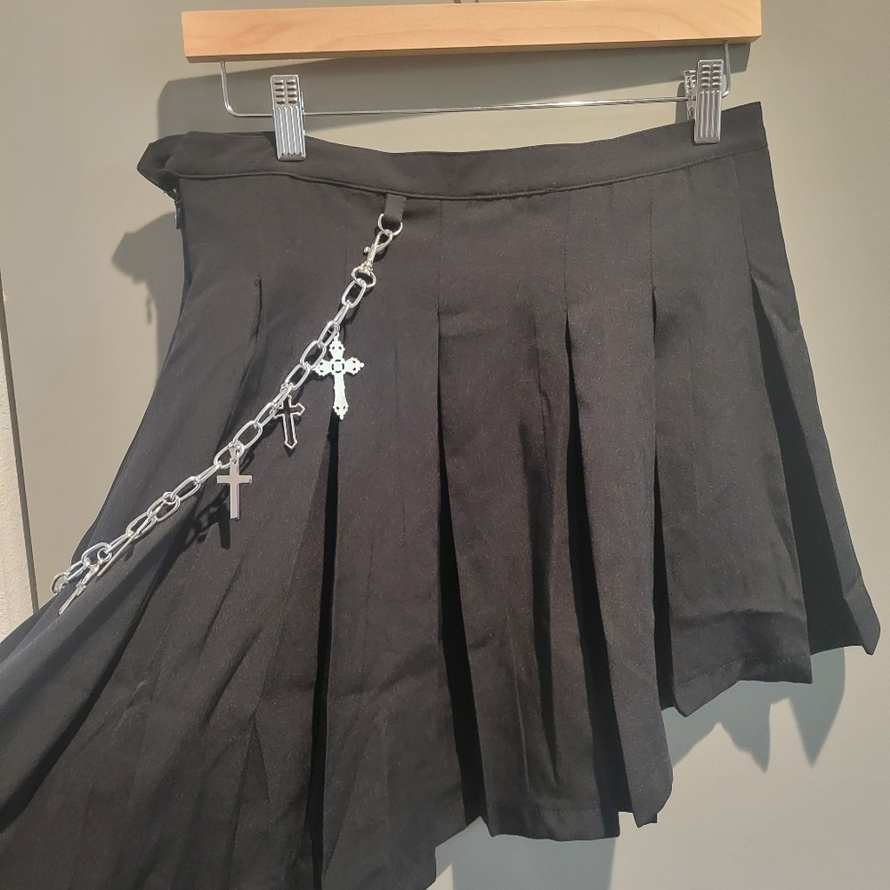 Widow Pleated Skirt - Picture 3 of 3
